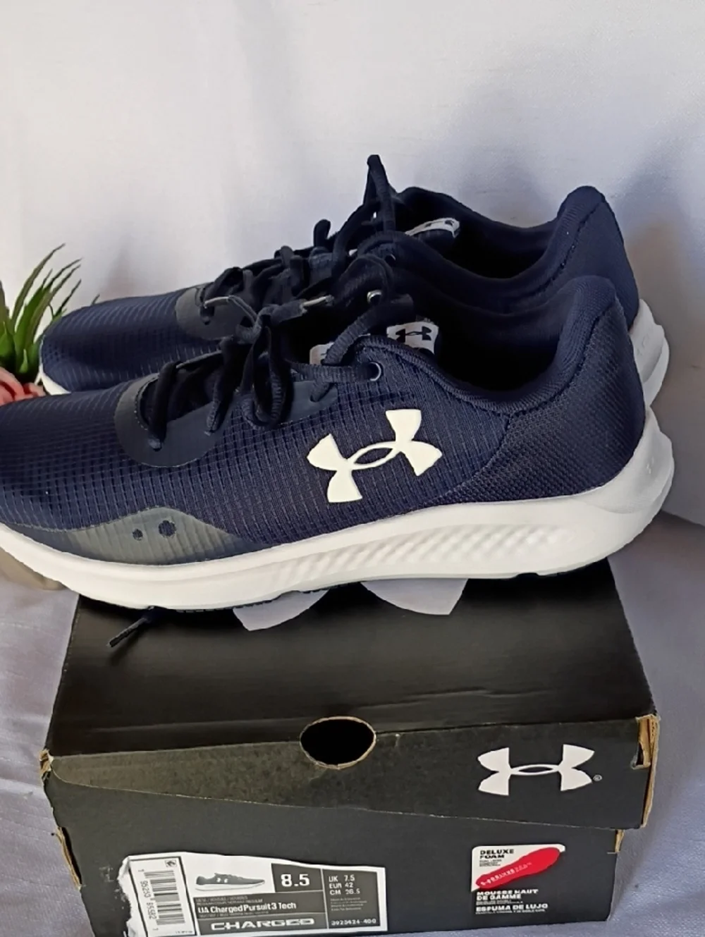 Under Armour Men's Charged Pursuit 3 Navy and White Athletic Sneakers Size 8.5